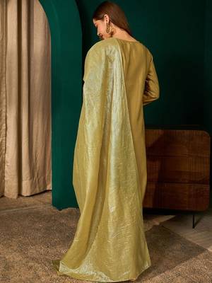 Women Floral Embroidered Regular Thread Work Kurta with Trousers & With Dupatta 3