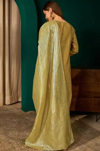 Women Floral Embroidered Regular Thread Work Kurta with Trousers & With Dupatta
