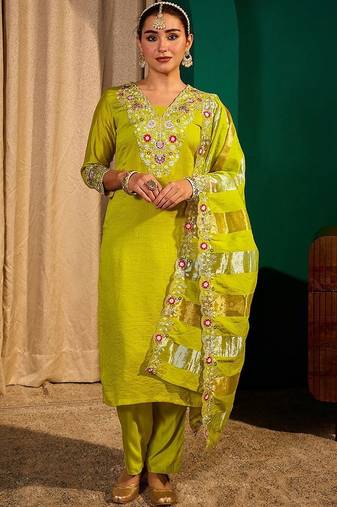 Women Floral Embroidered Regular Thread Work Kurta with Trousers & With Dupatta