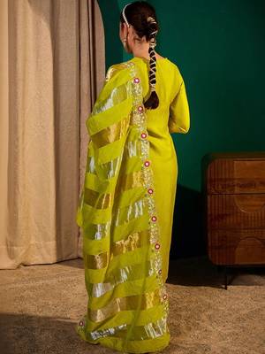 Women Floral Embroidered Regular Thread Work Kurta with Trousers & With Dupatta 4