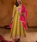 Women Embroidered Regular Thread Work Kurta with Trousers & With Dupatta