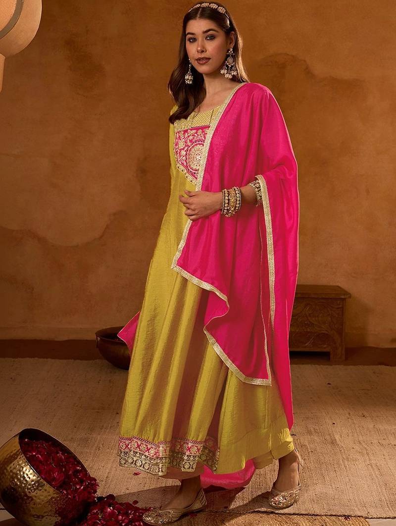 Women Embroidered Regular Thread Work Kurta with Trousers & With Dupatta