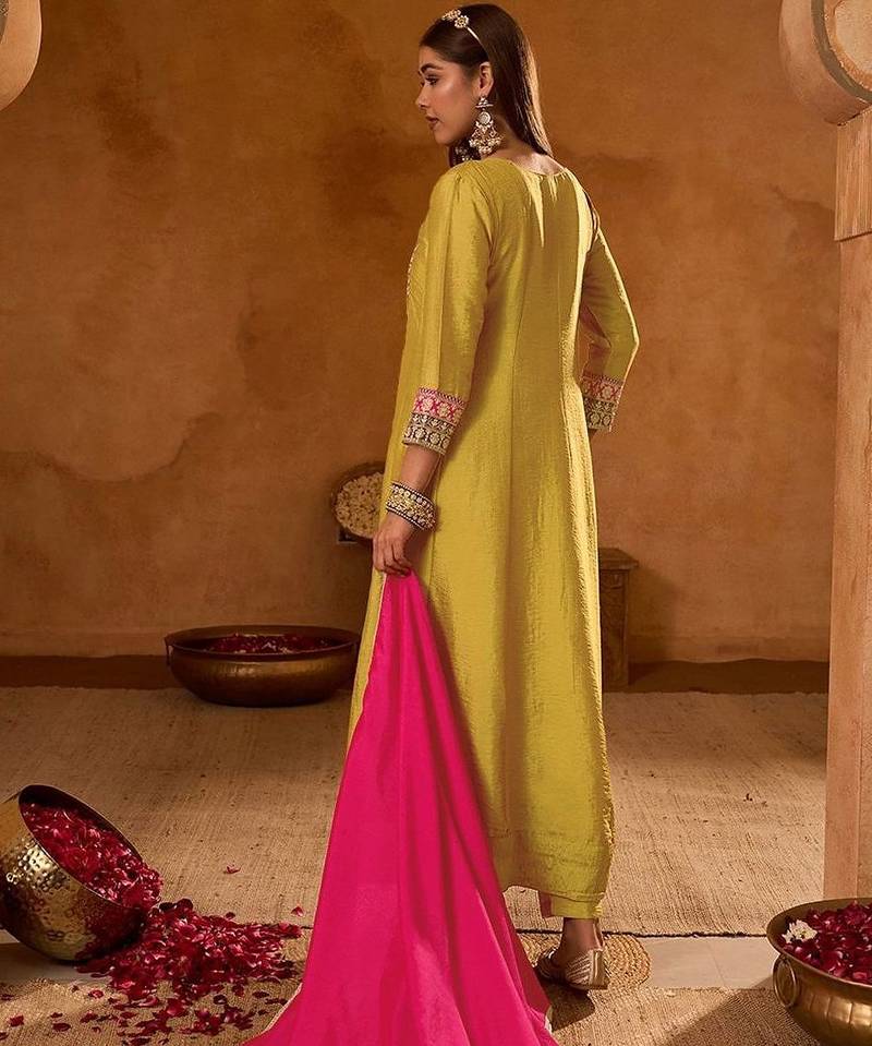 Women Embroidered Regular Thread Work Kurta with Trousers & With Dupatta