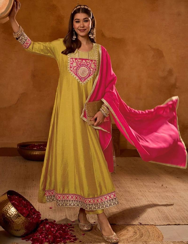 Women Embroidered Regular Thread Work Kurta with Trousers & With Dupatta