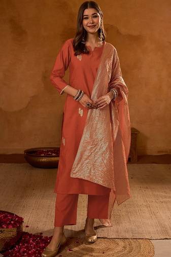 Women Floral Embroidered Regular Thread Work Kurta with Trousers & With Dupatta