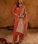 Women Floral Embroidered Regular Thread Work Kurta with Trousers & With Dupatta