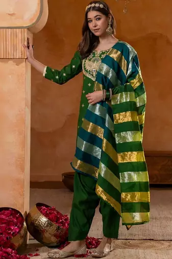 Women Ethnic Motifs Embroidered Regular Kurta with Patiala & With Dupatta