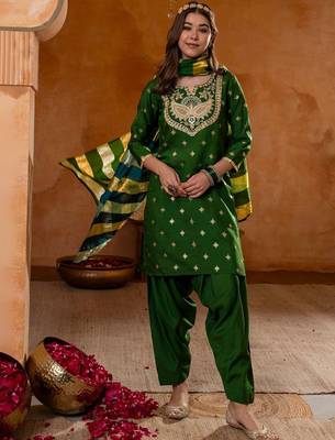 Women Ethnic Motifs Embroidered Regular Kurta with Patiala & With Dupatta 5
