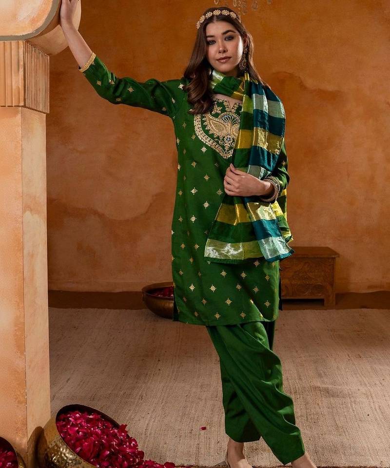Women Ethnic Motifs Embroidered Regular Kurta with Patiala & With Dupatta