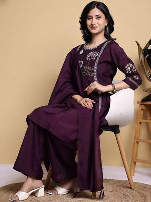 Women Floral Embroidered Pleated Thread Work Kurta with Palazzos & With Dupatta 1