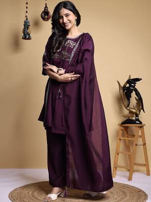 Women Floral Embroidered Pleated Thread Work Kurta with Palazzos & With Dupatta 3