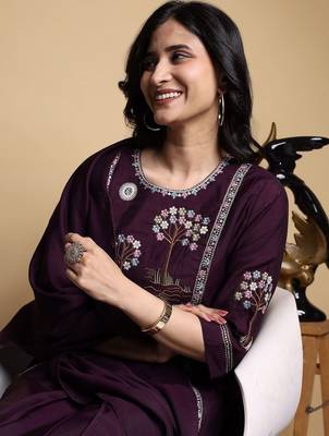 Women Floral Embroidered Pleated Thread Work Kurta with Palazzos & With Dupatta 7