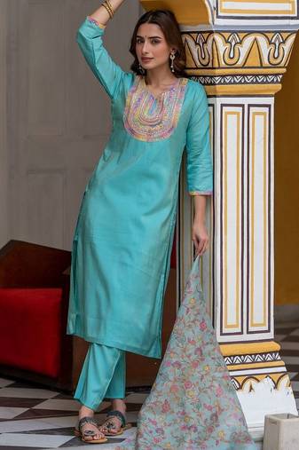 Women Ethnic Motifs Embroidered Regular Kurta with Trousers & With Dupatta