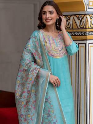 Women Ethnic Motifs Embroidered Regular Kurta with Trousers & With Dupatta 2