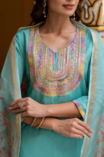 Women Ethnic Motifs Embroidered Regular Kurta with Trousers & With Dupatta