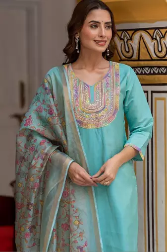 Women Ethnic Motifs Embroidered Regular Kurta with Trousers & With Dupatta