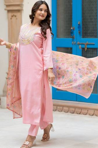 Women Ethnic Motifs Embroidered Regular Thread Work Kurta with Trousers & With Dupatta