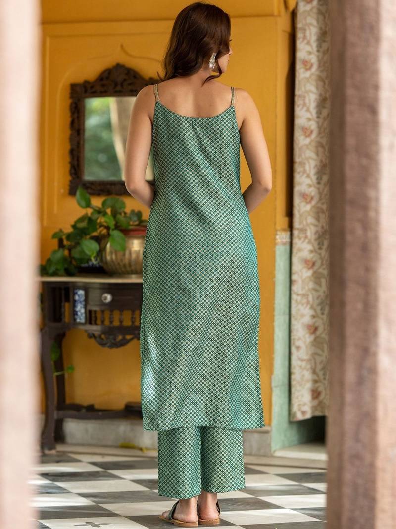 Women Printed Regular Kurta with Trousers & With Dupatta