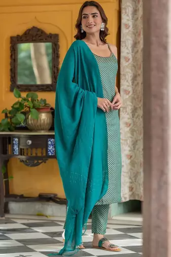 Women Printed Regular Kurta with Trousers & With Dupatta