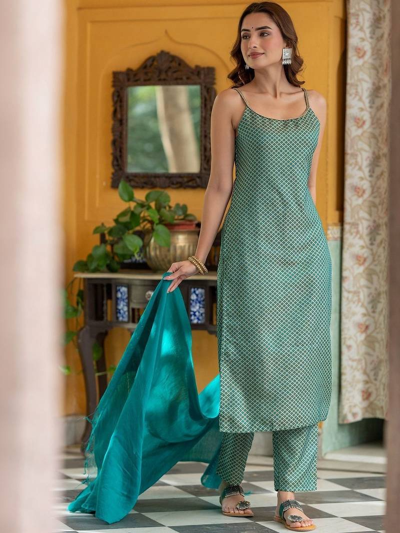 Women Printed Regular Kurta with Trousers & With Dupatta