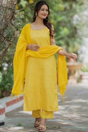 Women Printed Regular Kurta with Trousers & With Dupatta