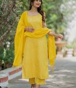 Women Printed Regular Kurta with Trousers & With Dupatta