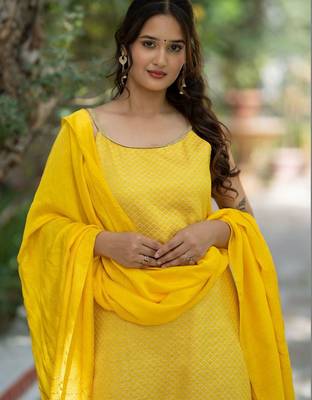 Women Printed Regular Kurta with Trousers & With Dupatta 2
