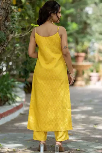 Women Printed Regular Kurta with Trousers & With Dupatta