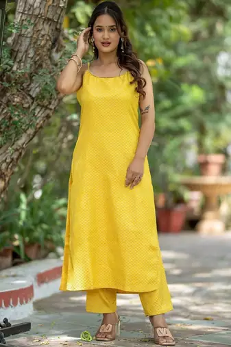 Women Printed Regular Kurta with Trousers & With Dupatta