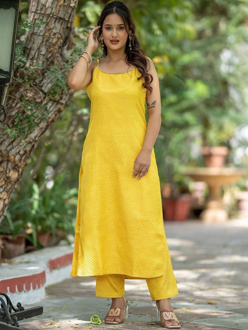 Women Printed Regular Kurta with Trousers & With Dupatta