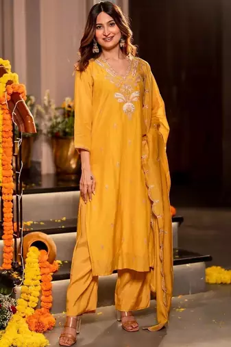 Women Ethnic Motifs Embroidered Regular Thread Work Chanderi Silk Kurta with Palazzos & With Dupatta