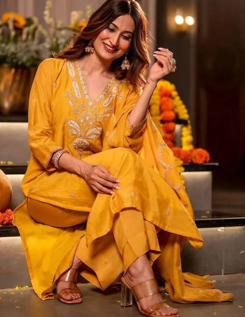 Women Ethnic Motifs Embroidered Regular Thread Work Chanderi Silk Kurta with Palazzos & With Dupatta