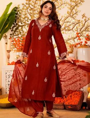 Women Ethnic Motifs Embroidered Regular Thread Work Chanderi Silk Kurta with Pyjamas & With Dupatta 3