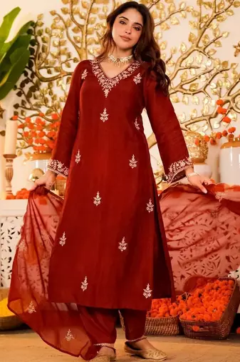 Women Ethnic Motifs Embroidered Regular Thread Work Chanderi Silk Kurta with Pyjamas & With Dupatta