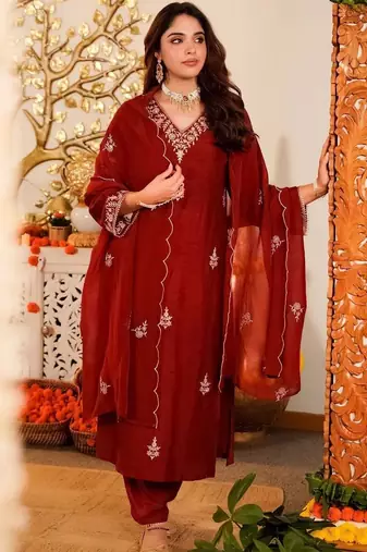 Women Ethnic Motifs Embroidered Regular Thread Work Chanderi Silk Kurta with Pyjamas & With Dupatta