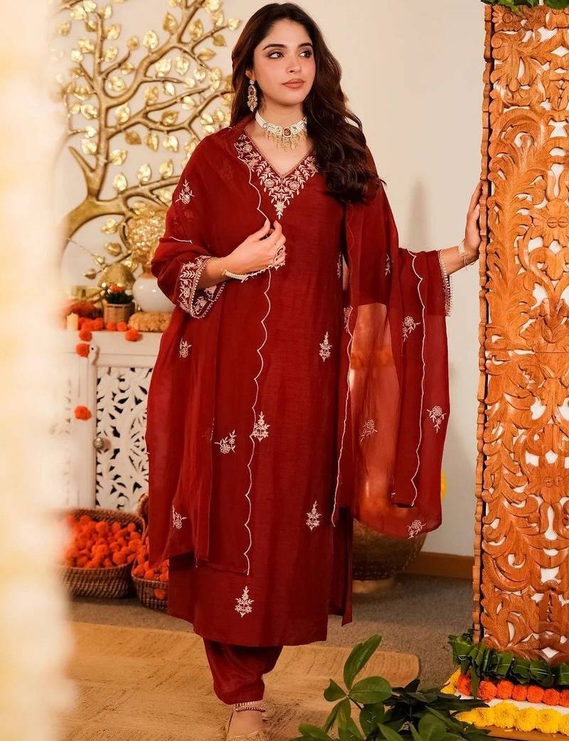 Women Ethnic Motifs Embroidered Regular Thread Work Chanderi Silk Kurta with Pyjamas & With Dupatta