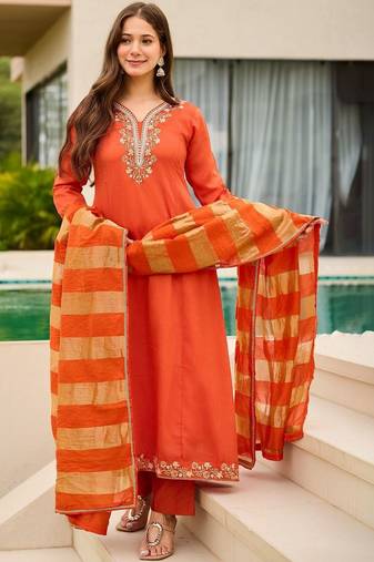 Women Ethnic Motifs Embroidered Regular Thread Work Kurta with Trousers & With Dupatta