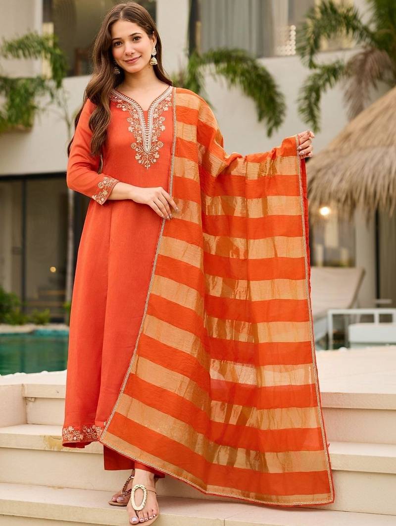 Women Ethnic Motifs Embroidered Regular Thread Work Kurta with Trousers & With Dupatta