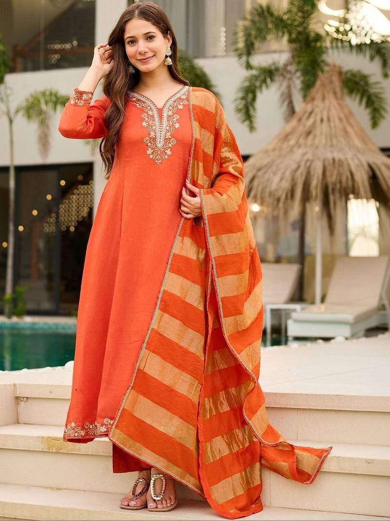 Women Ethnic Motifs Embroidered Regular Thread Work Kurta with Trousers & With Dupatta