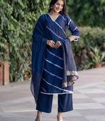 Women Dyed Regular Pure Silk Kurta with Trousers & With Dupatta