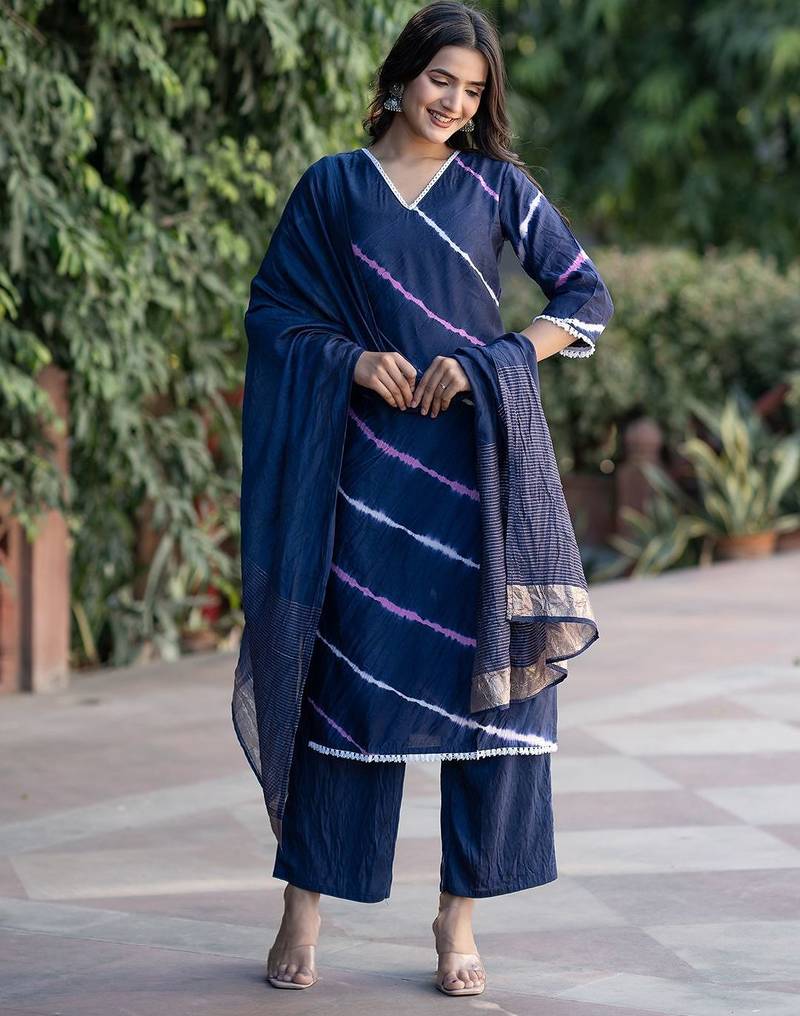 Women Dyed Regular Pure Silk Kurta with Trousers & With Dupatta