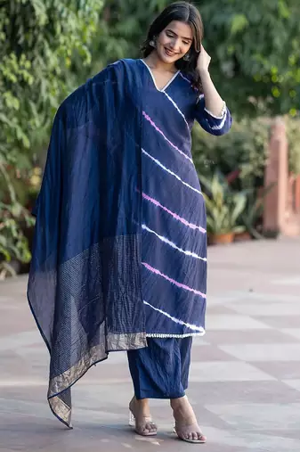 Women Dyed Regular Pure Silk Kurta with Trousers & With Dupatta