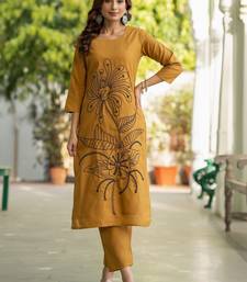 Women Floral Embroidered Regular Thread Work Pure Cotton Kurta with Trousers