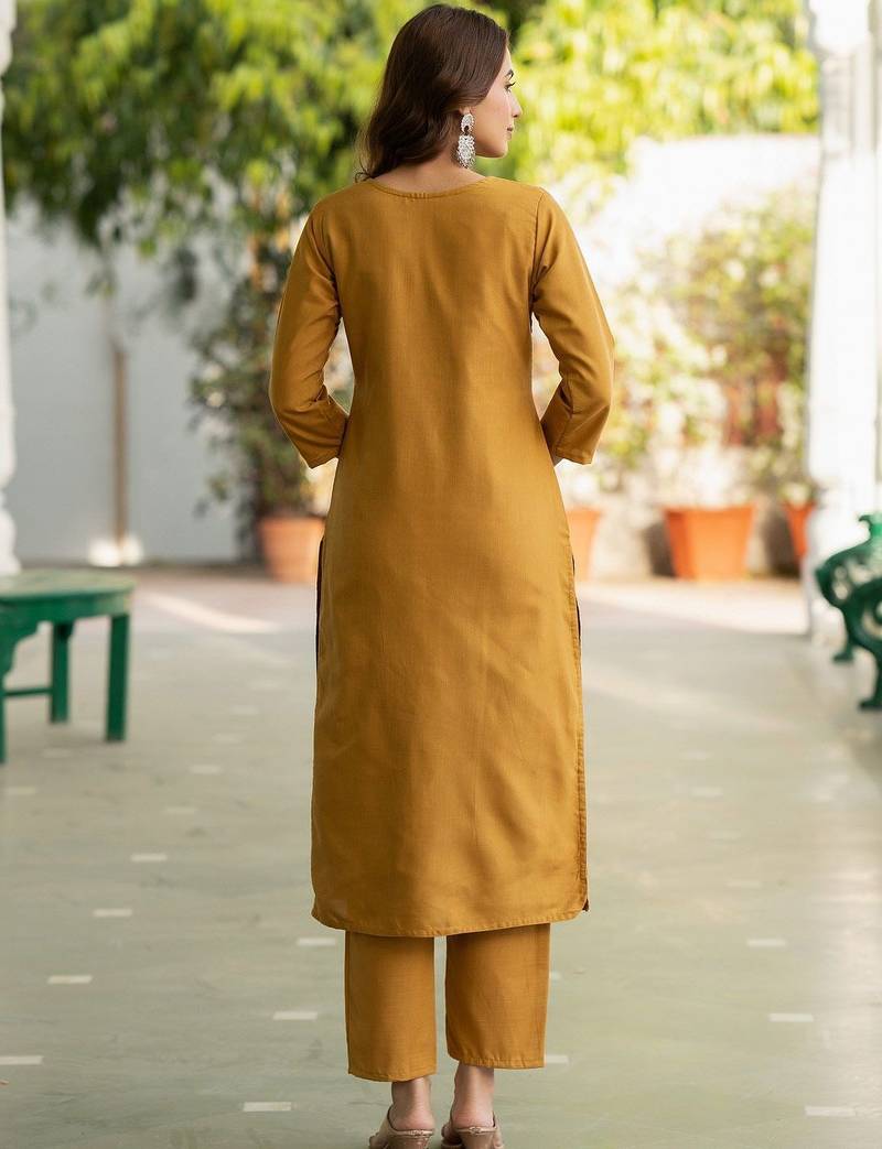 Women Floral Embroidered Regular Thread Work Pure Cotton Kurta with Trousers