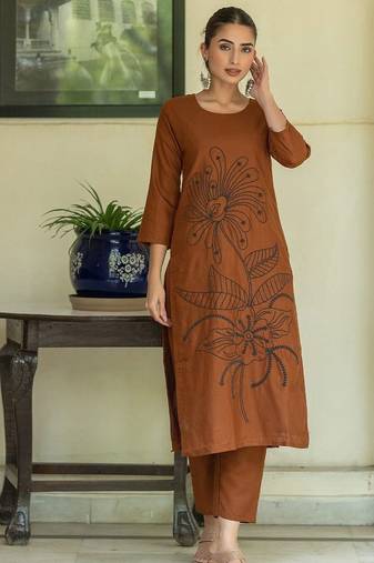 Women Floral Embroidered Regular Thread Work Pure Cotton Kurta with Trousers