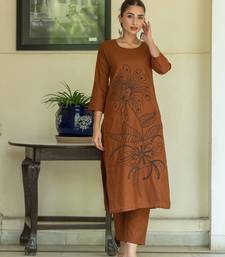 Women Floral Embroidered Regular Thread Work Pure Cotton Kurta with Trousers