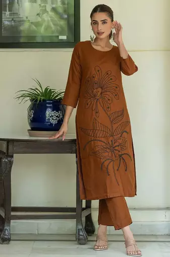 Women Floral Embroidered Regular Thread Work Pure Cotton Kurta with Trousers