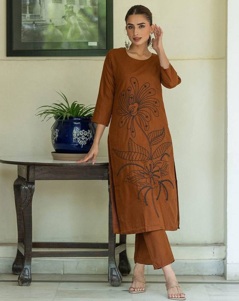 Women Floral Embroidered Regular Thread Work Pure Cotton Kurta with Trousers