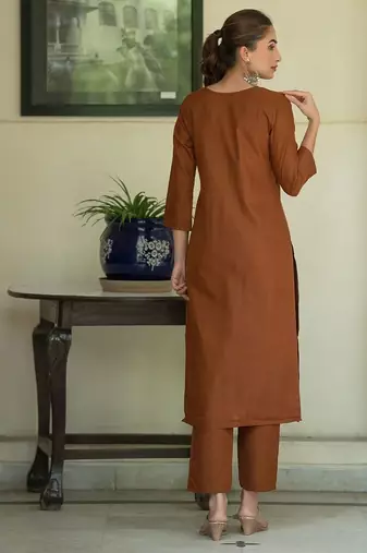 Women Floral Embroidered Regular Thread Work Pure Cotton Kurta with Trousers