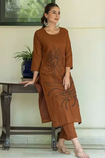 Women Floral Embroidered Regular Thread Work Pure Cotton Kurta with Trousers